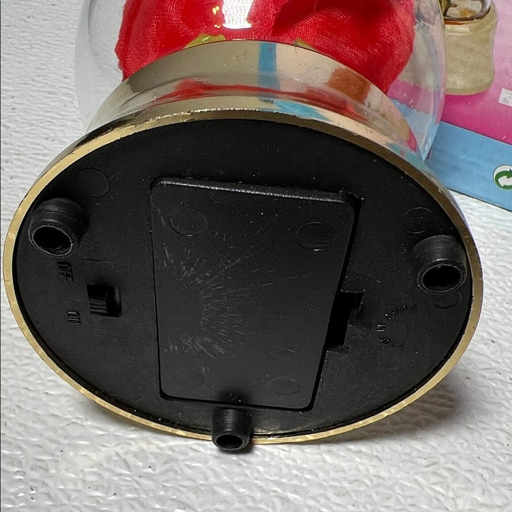 Red Rose Glass Globe with Gold Base in the Original Box - Picture 4 of 5